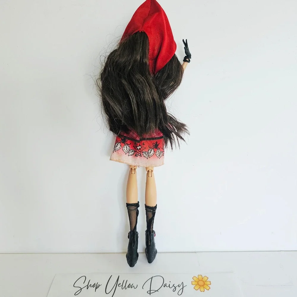2013 Ever After High Cerise Hood Doll Red Hooded Outfit Fairytale Core Mattel